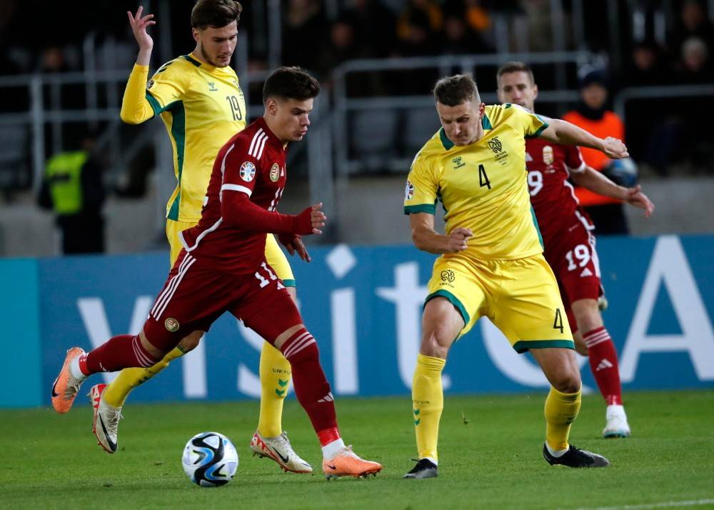 激烈的欧国联赛事中各队展现出的韧劲和拼搏精神