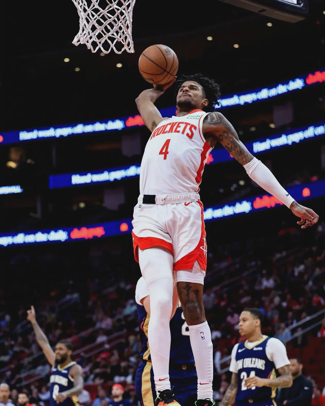 包含火箭主帅喜获好消息，球队士气大涨的词条