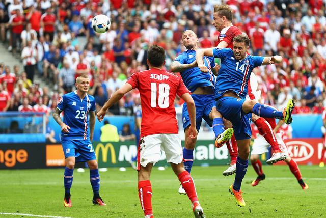 威尔士队与拉脱维亚队展开激动对决