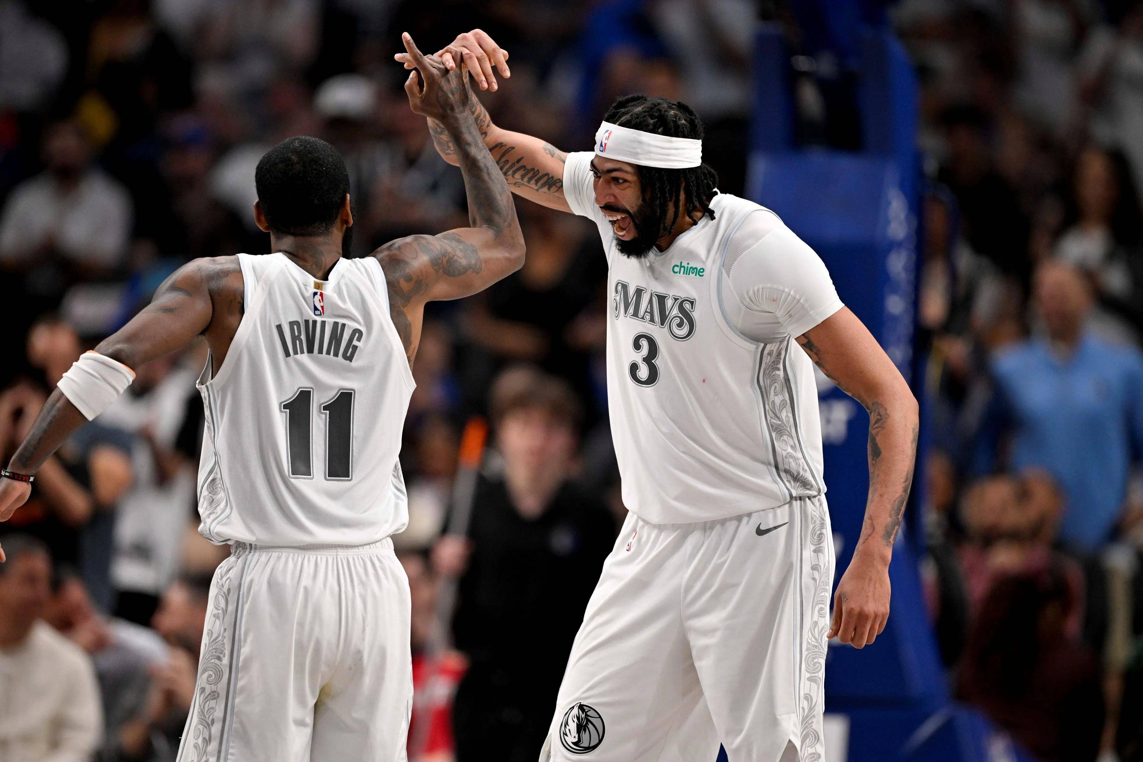 包含浓眉哥复出首战，关键时刻神级表现状态火爆，助攻爆棚成为焦点！的词条